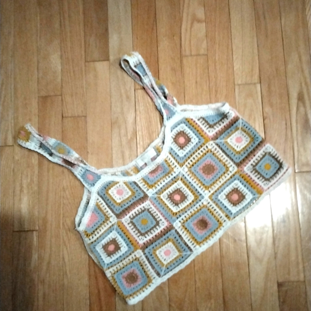 ⚡5/$25. Y2K pastel granny square crop top